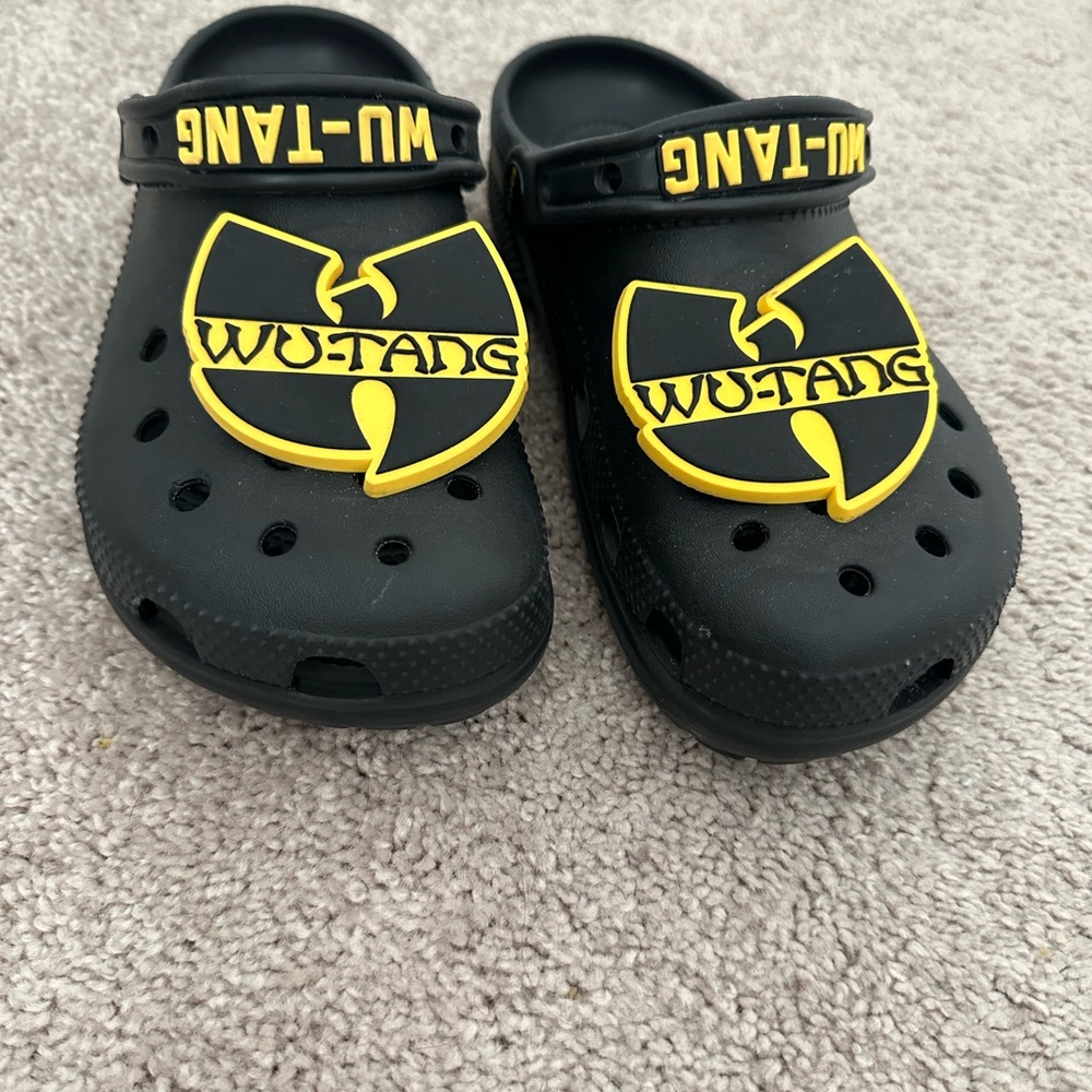 Men’s size 6. Women’s size 8 good condition worn twice